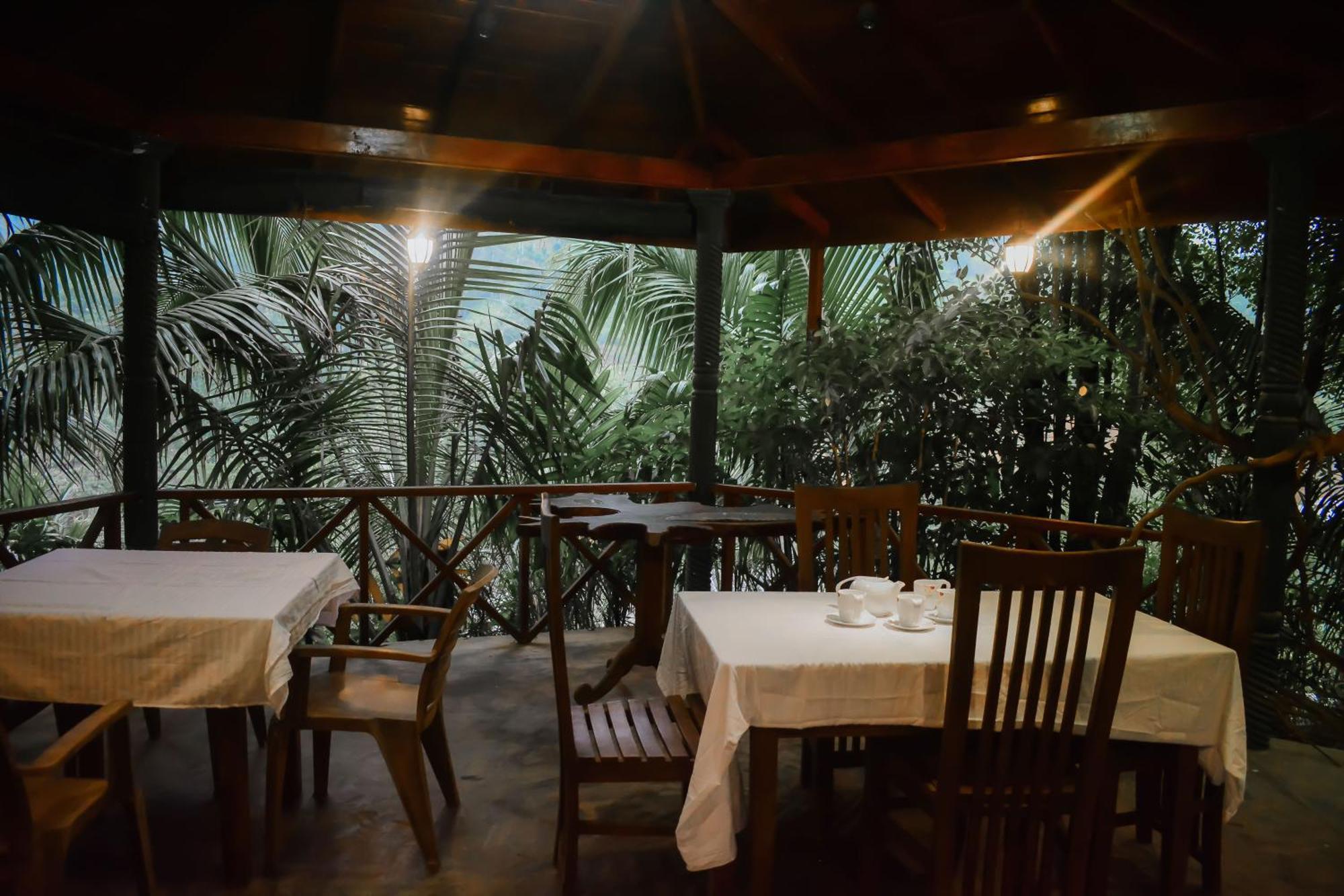 Sinharaja Rest Hotel Deniyaya Ngoại thất bức ảnh