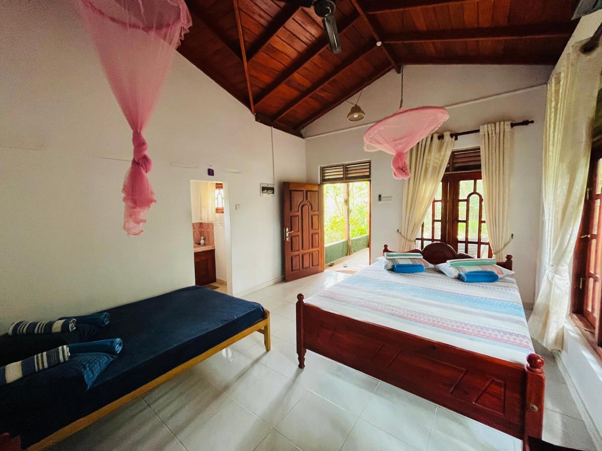 Sinharaja Rest Hotel Deniyaya Ngoại thất bức ảnh